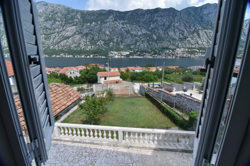 Garden Vista Stone House Villa Cattaro Esterno foto